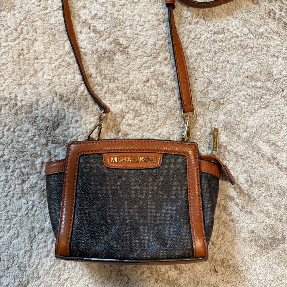 Michael kors purse